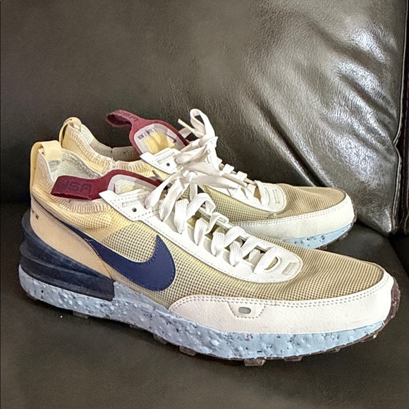 Nike Men's Cream and Navy Sneakers USA size 12 - Picture 1 of 8